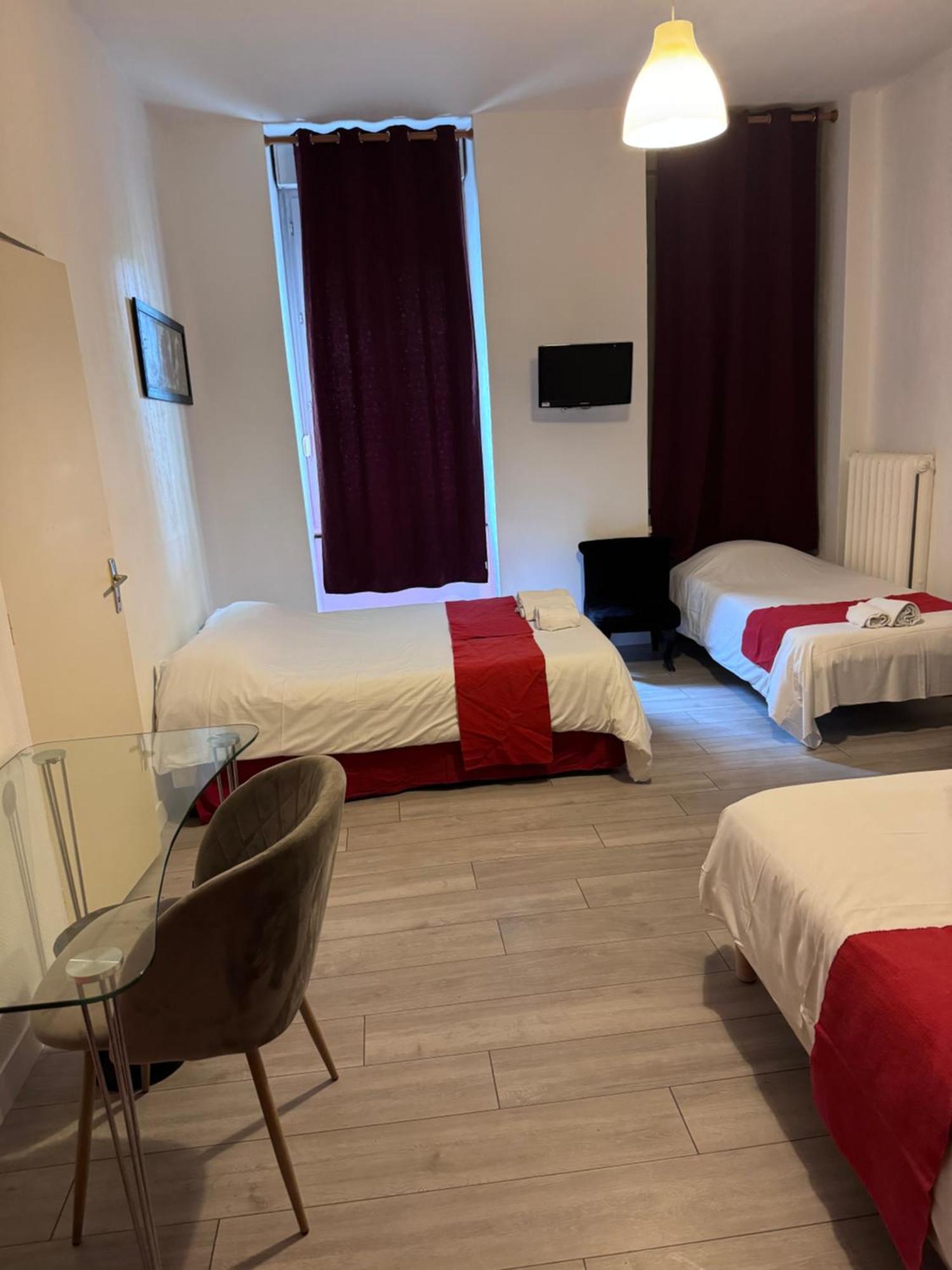 Hotel Central Carcassonne Bagian luar foto