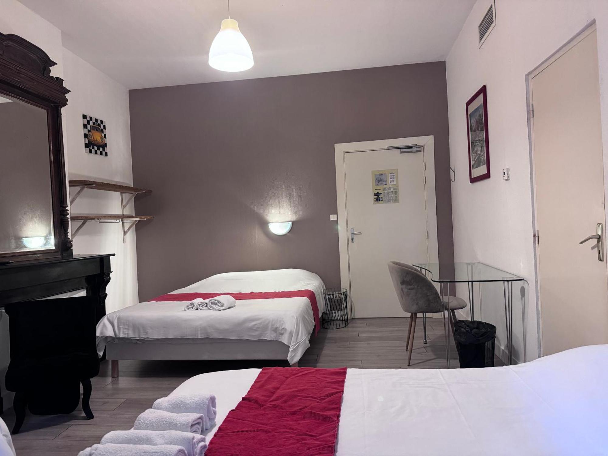 Hotel Central Carcassonne Bagian luar foto