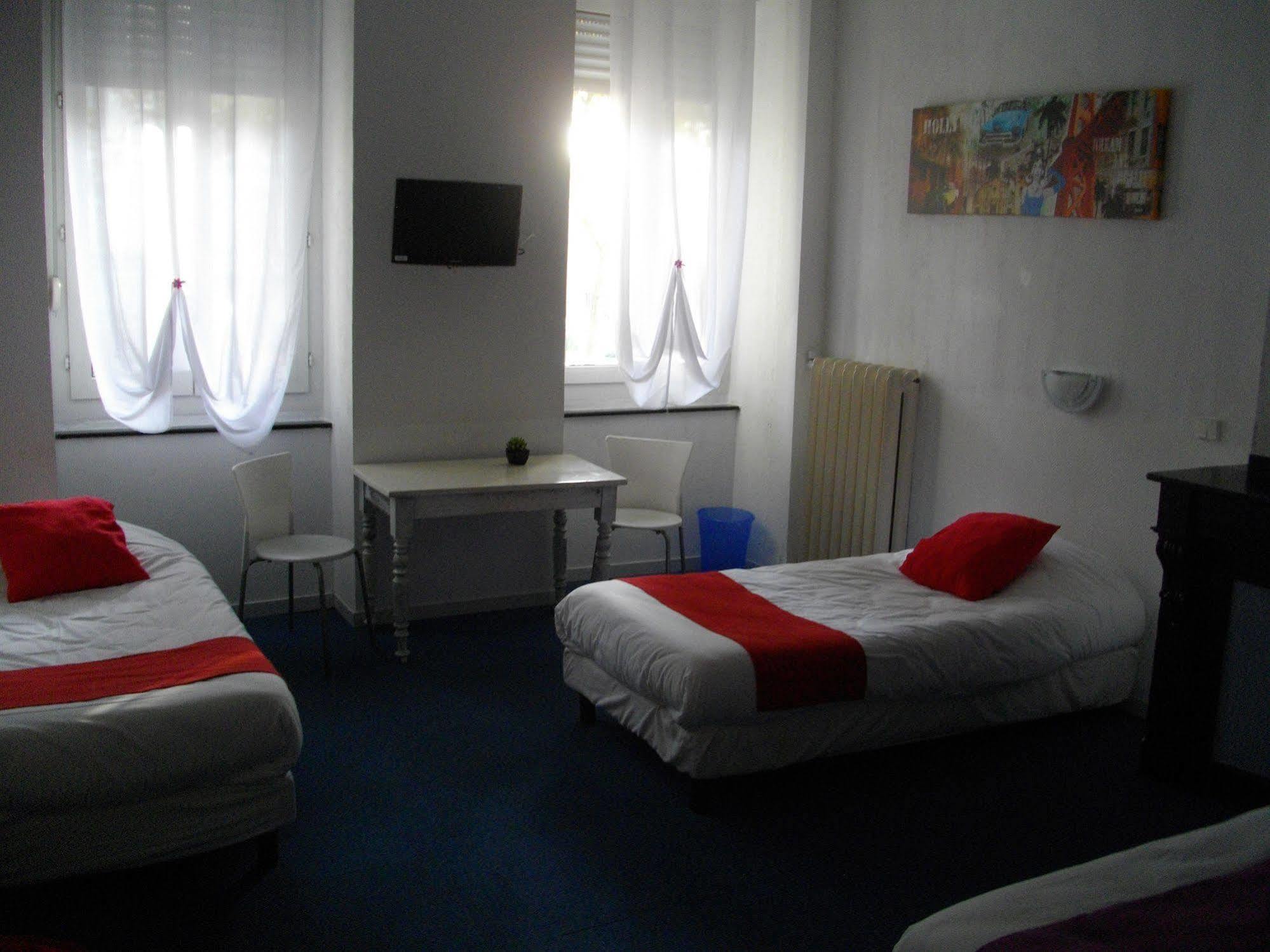 Hotel Central Carcassonne Bagian luar foto