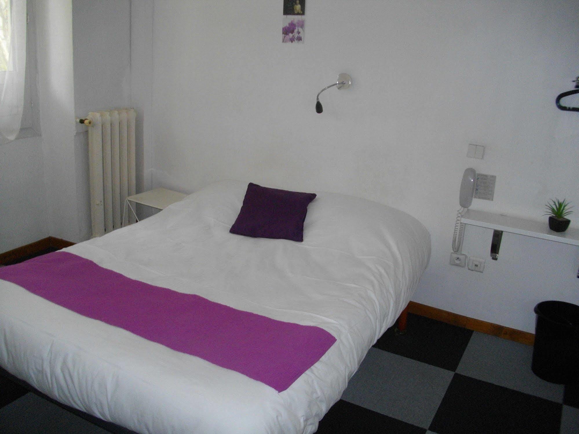 Hotel Central Carcassonne Bagian luar foto