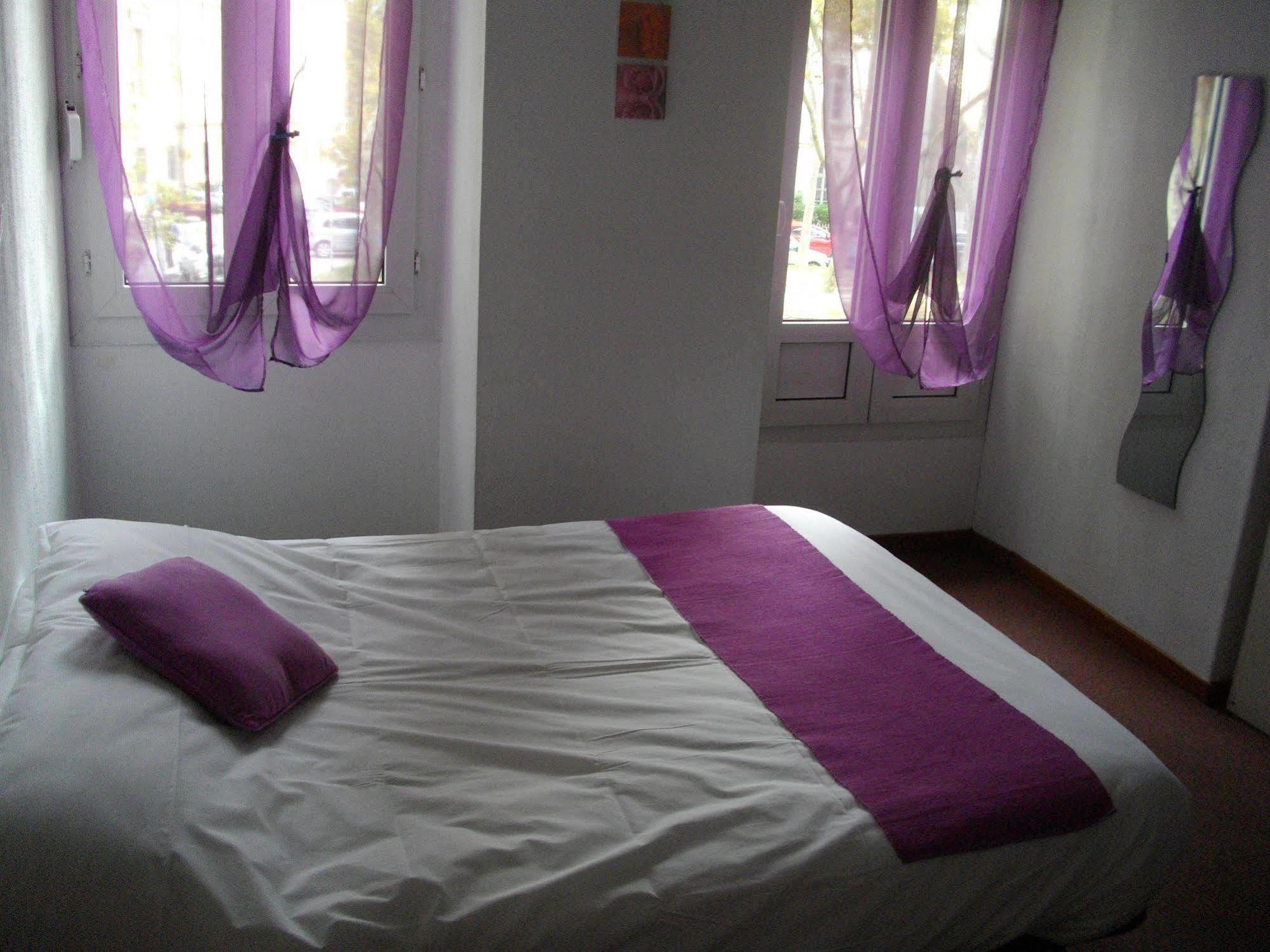 Hotel Central Carcassonne Bagian luar foto