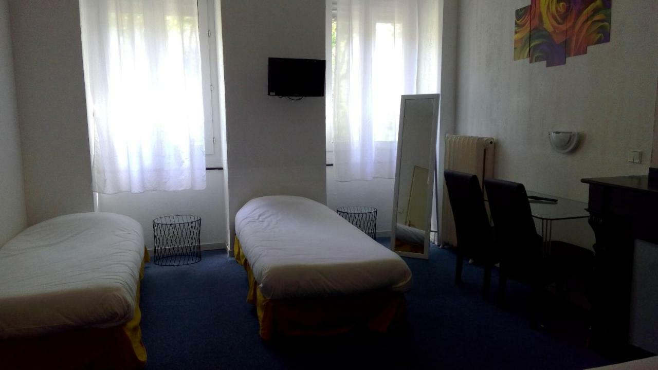 Hotel Central Carcassonne Bagian luar foto